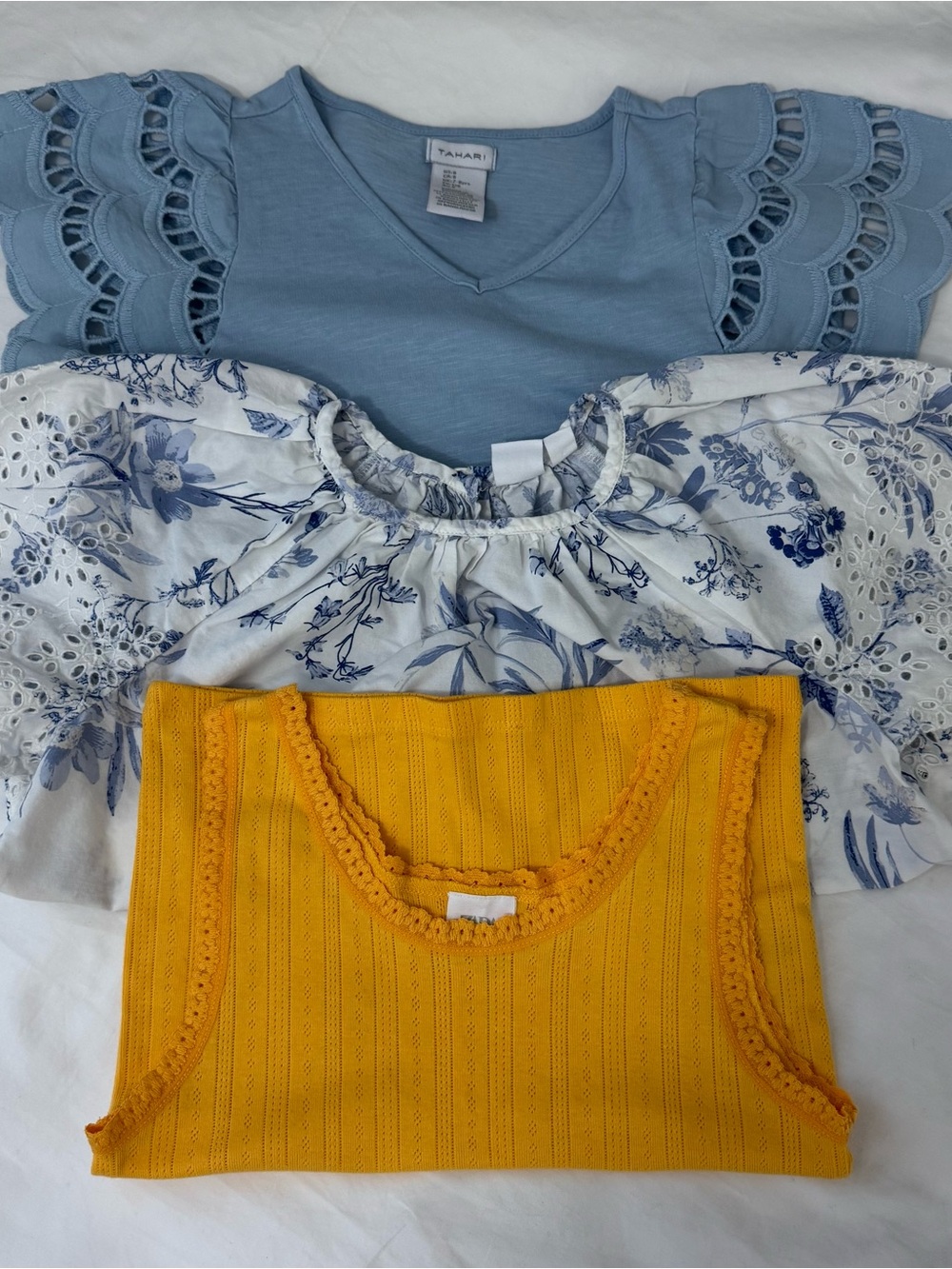 Set Of Tree Girl’s Top : Zara, Gap, Tahari Size 8-9